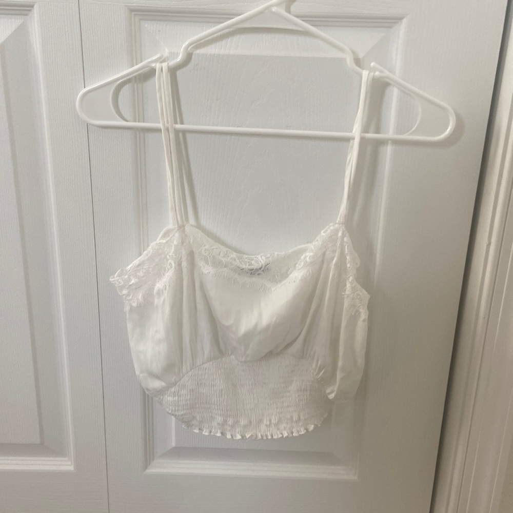White cropped top with lace